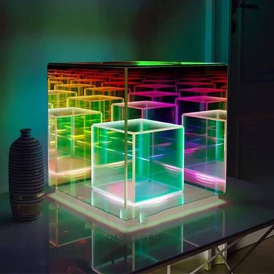 Lampe Cube Infini - lampe originale à poser - deco scientifique