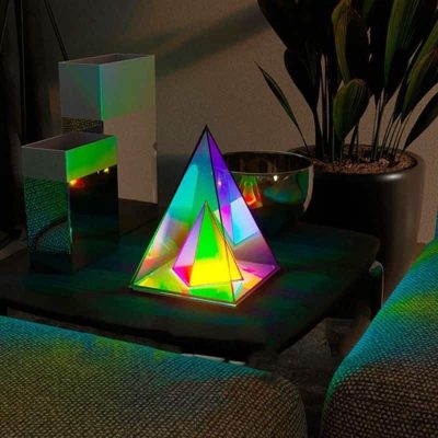 Lampe Pyramide Infini - lampe originale à poser - deco scientifique