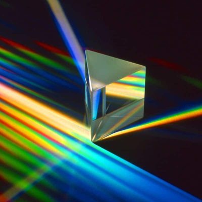 Prisme Triangulaire Lumineux en Cristal de Couleur Arc en Ciel - Objet Déco Insolite - deco scientifique